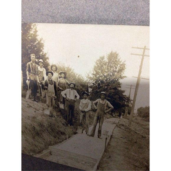 Antique Photography Working Men With Shovels 1800’s / Early 1900 Matted “Working - Picture 14 of 15